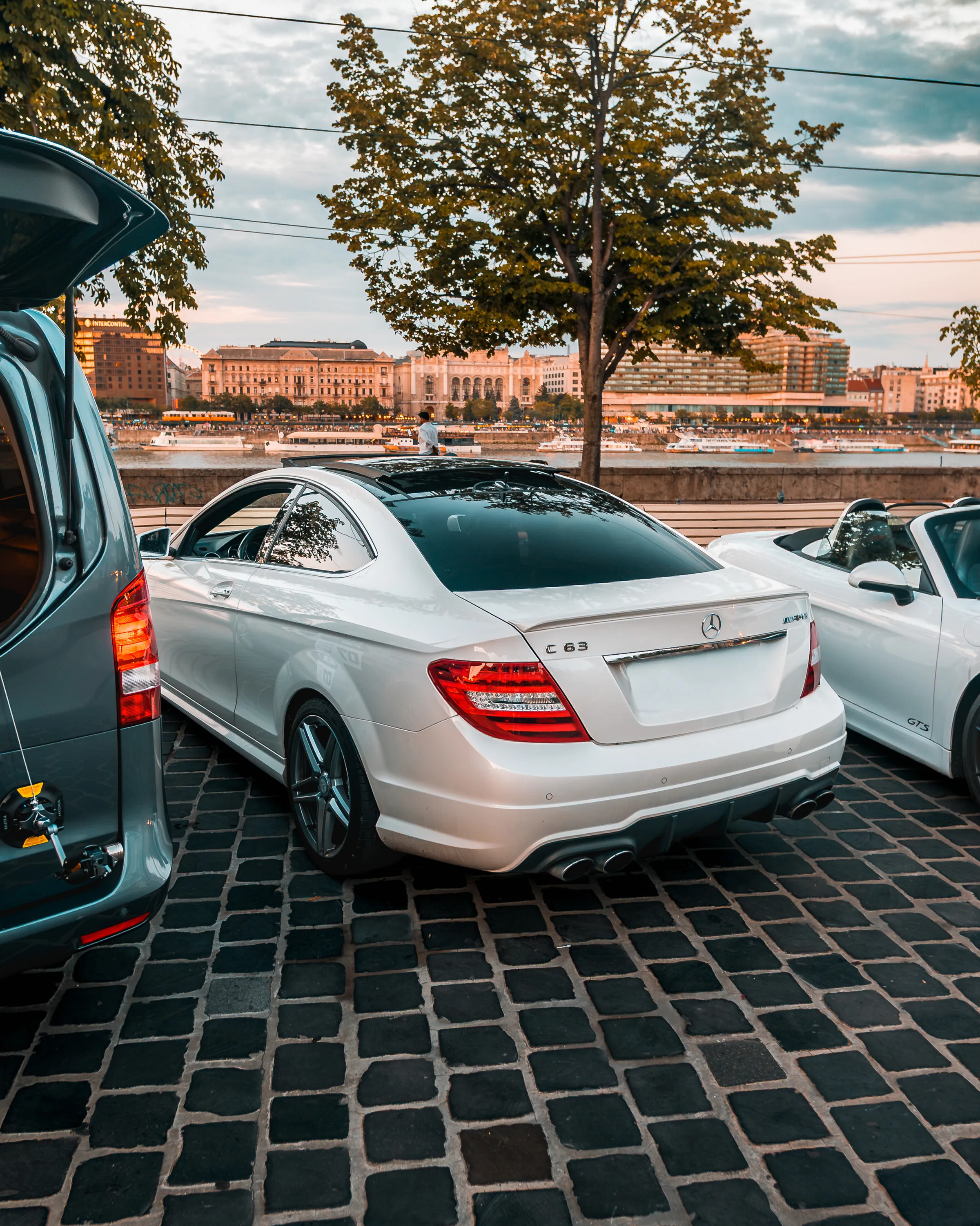 Mercedes-AMG C 63 / Porsche 718 Boxster GTS, frame 6