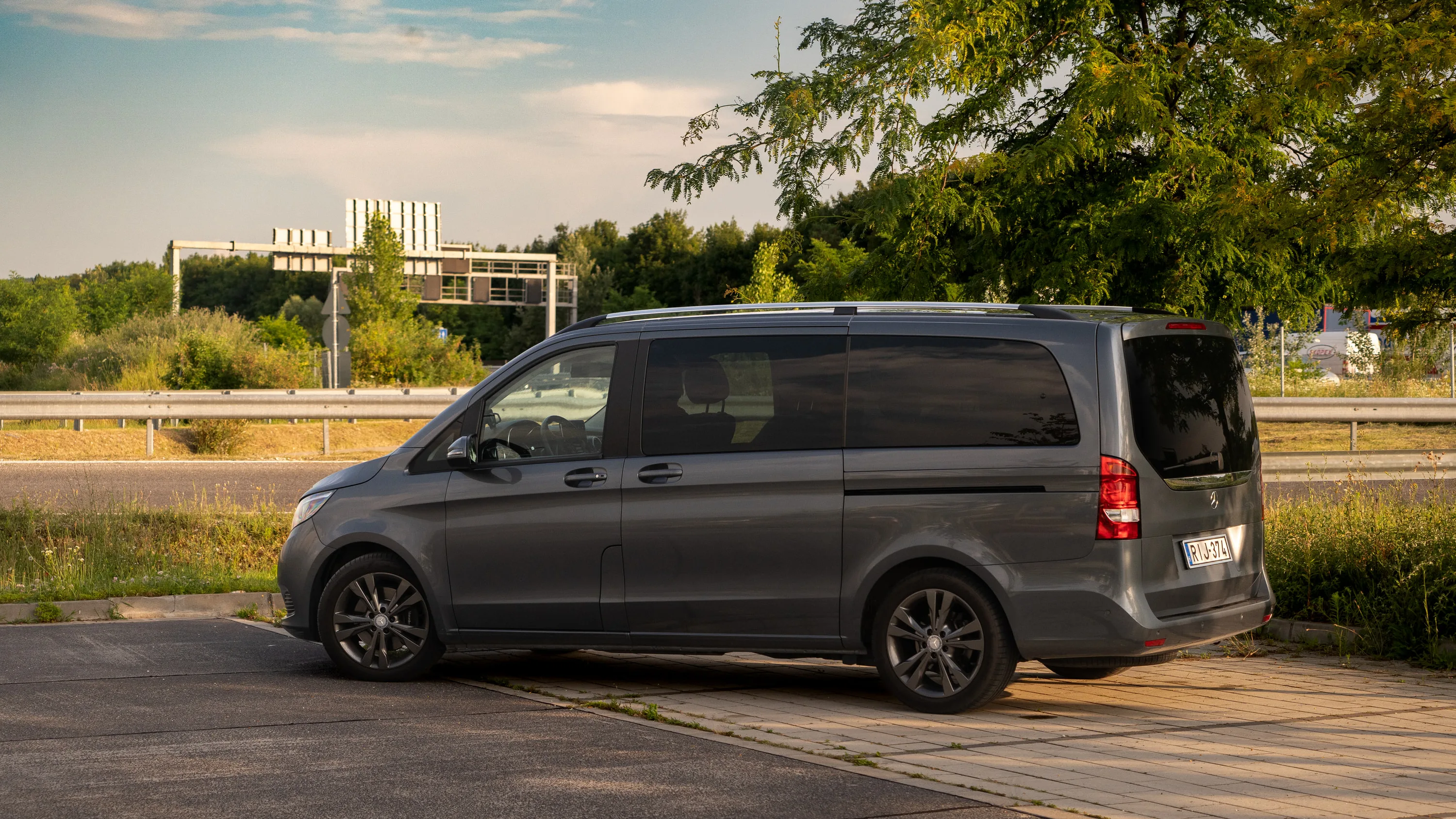 Mercedes-Benz V-Class, frame 1