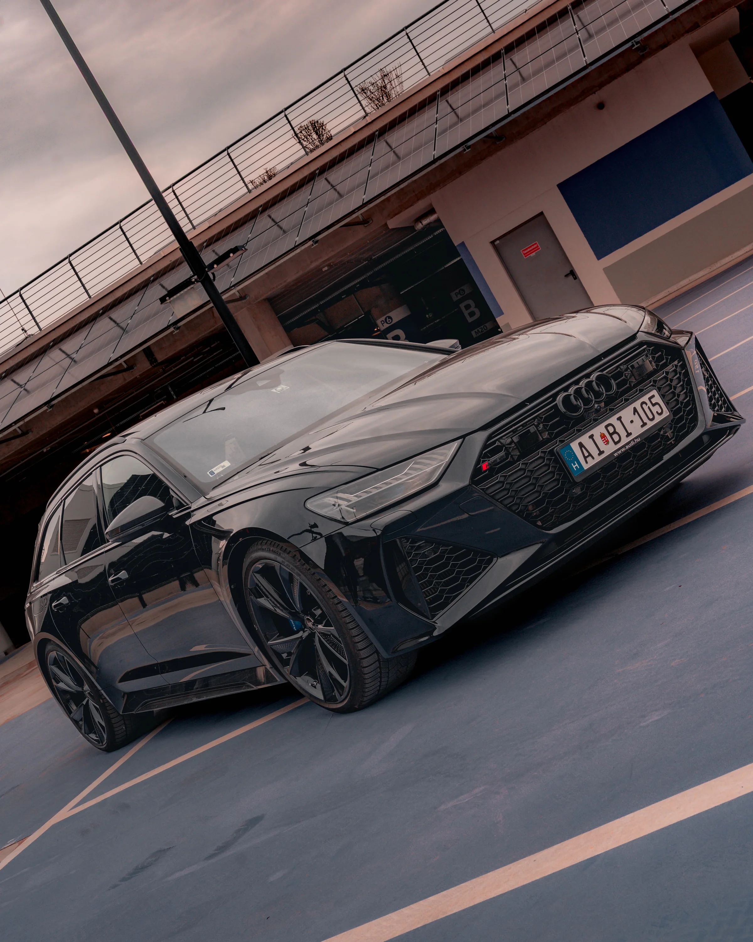 Audi RS, rooftop dusk