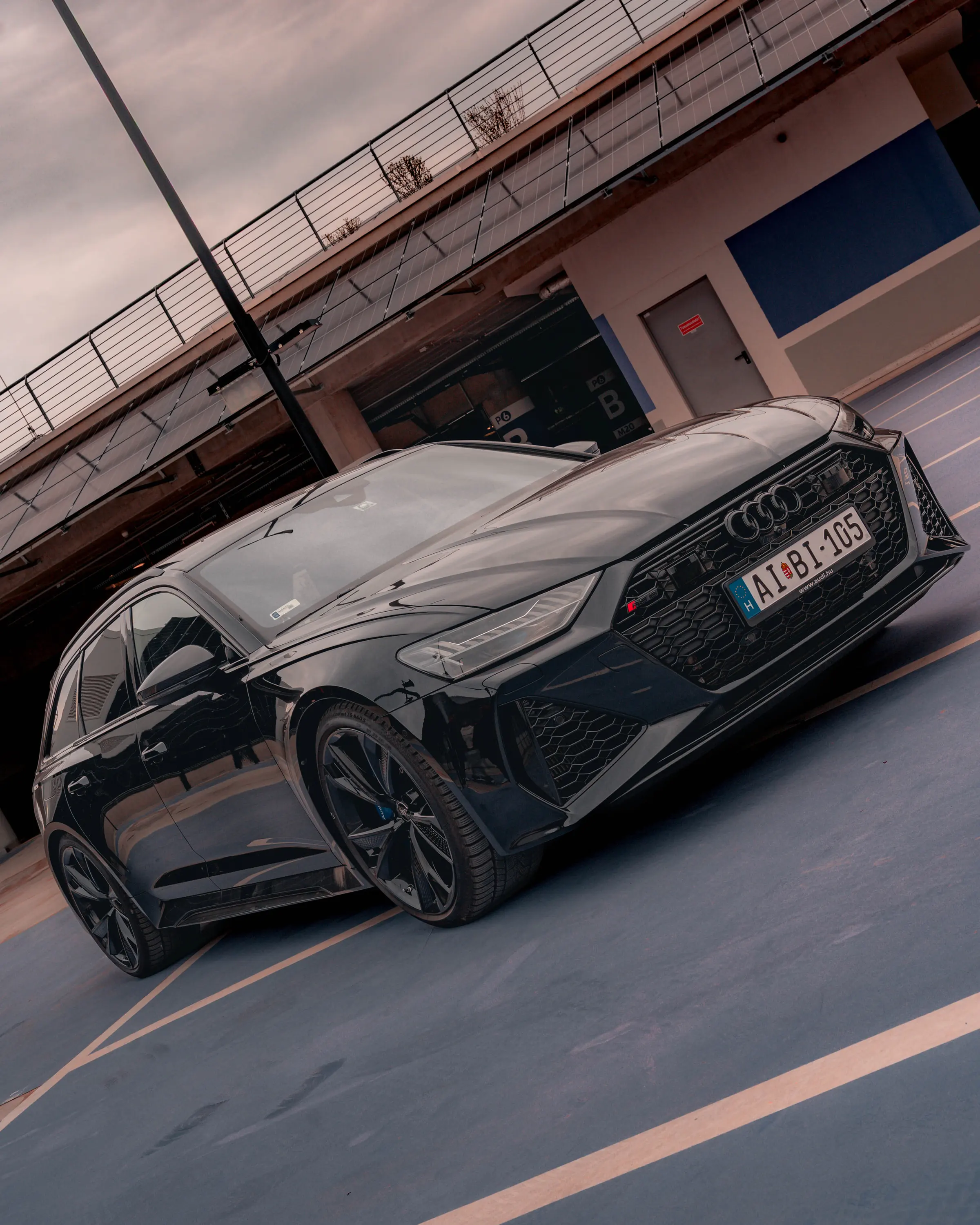 Audi RS, rooftop dusk